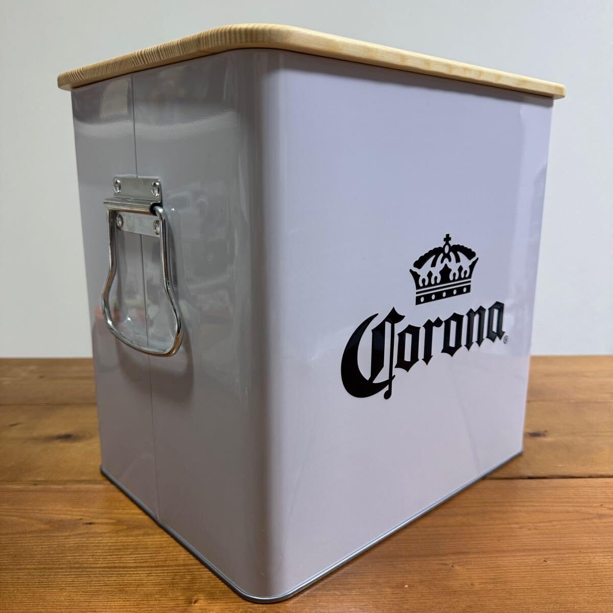 Amazon.co.jp: 限定 コラボ コロナビール × コールマン キャンプ